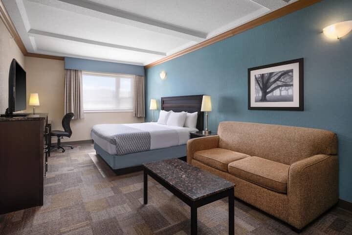 Room 15 of 38