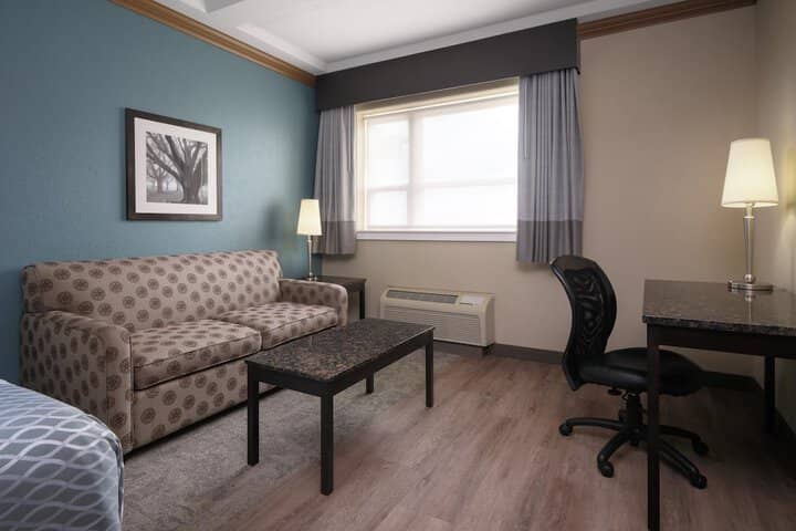 Room 13 of 38