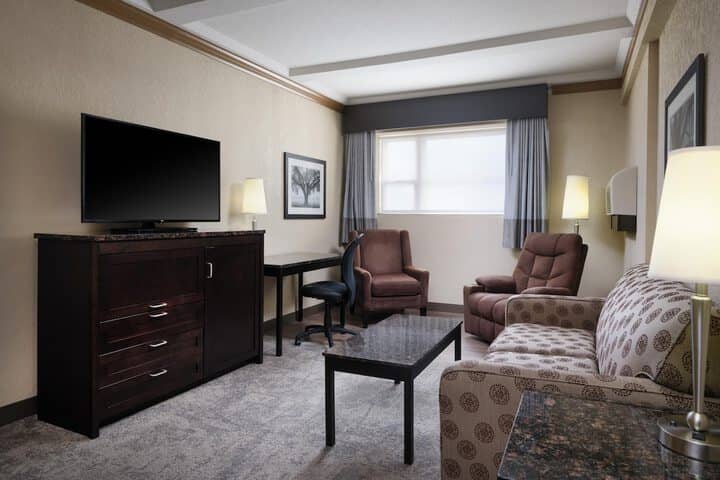 Room 10 of 38