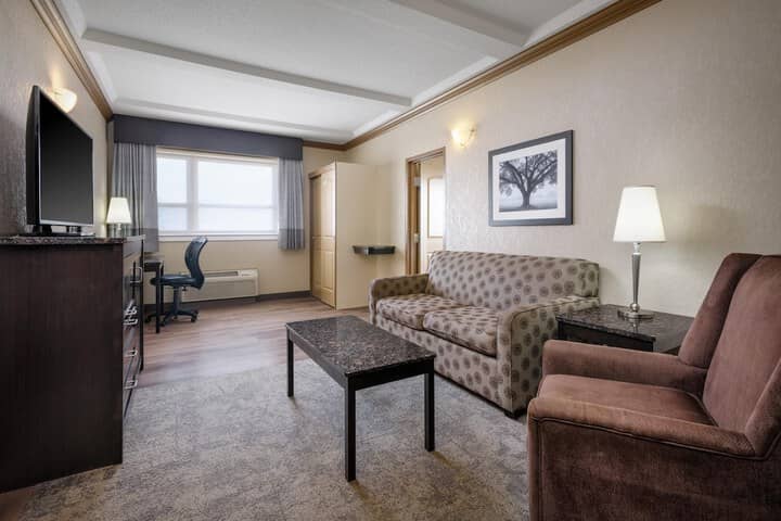 Room 6 of 38